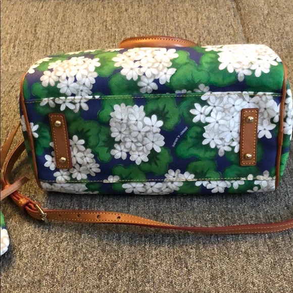 Beautiful Dooney & Bourke purse - Picture 5 of 9